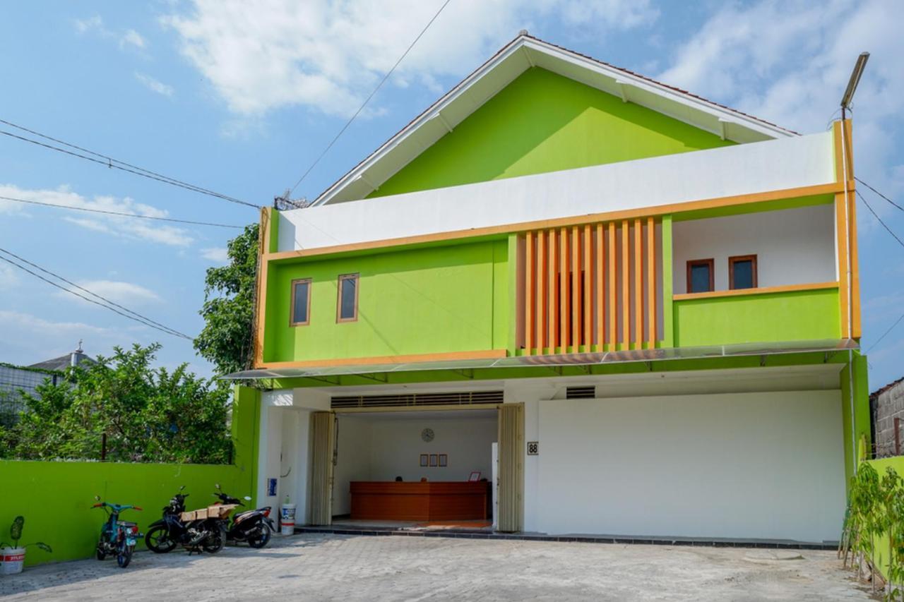 Hotel Reddoorz @ Jalan Wonosari Km.9